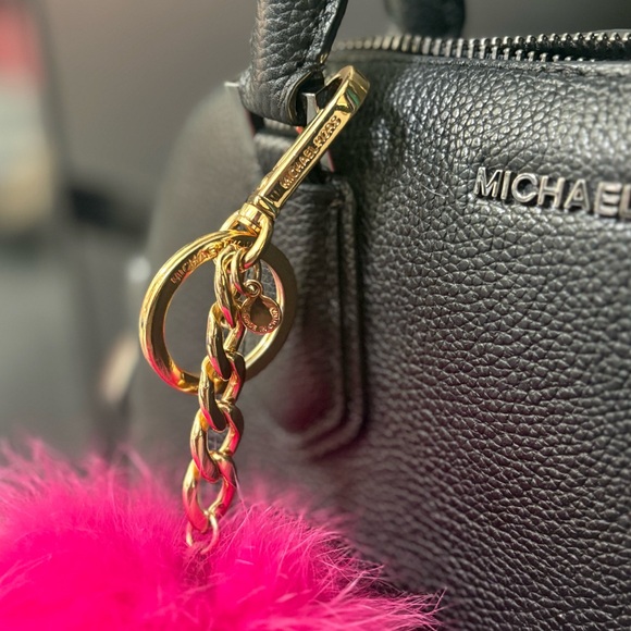 MICHAEL KORS Pom Pom Key Ring Pink Fox Fur Bag Charm In Raspberry Hot Pink - Picture 2 of 6